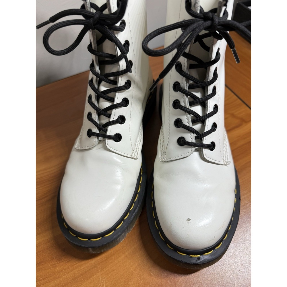 Dr. Martens 1460 Boots Womens Size 8/39 White Leather Ankle Combat Lace Up - Picture 3 of 8